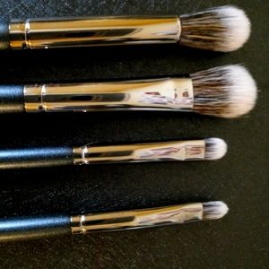 Brush lip, shadow fluff, details smudger, blender.